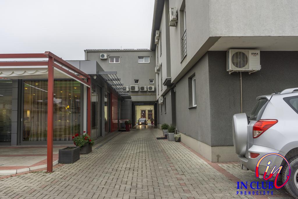 Apartment And Rooms In Club Indija Buitenkant foto