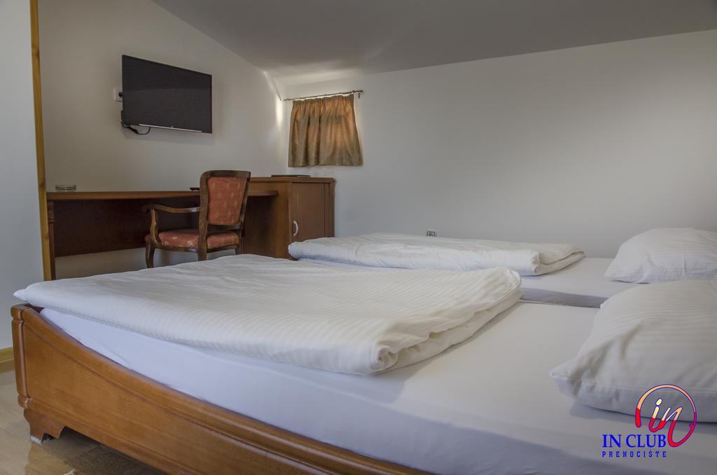 Apartment And Rooms In Club Indija Buitenkant foto