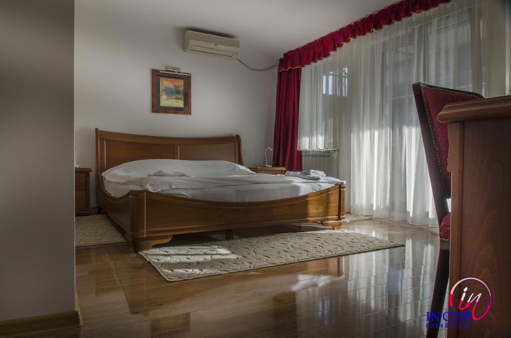Apartment And Rooms In Club Indija Buitenkant foto