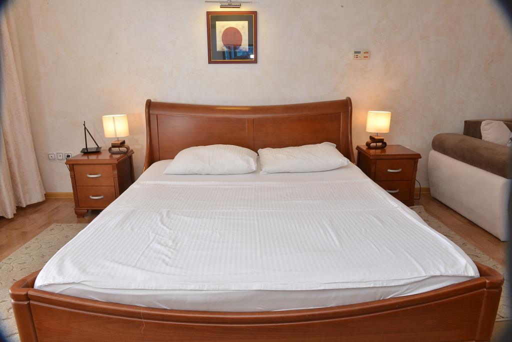 Apartment And Rooms In Club Indija Buitenkant foto