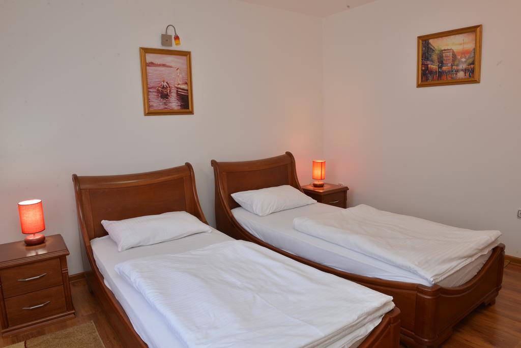 Apartment And Rooms In Club Indija Buitenkant foto